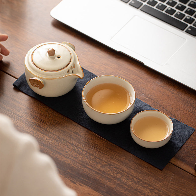 Service à thé portable en céramique ZenTripper - Kit d'infusion pour le bureau ou le camping avec fuite - Service à thé en céramique Ru Kiln de couleur unie avec motifs de nuages Ruyi