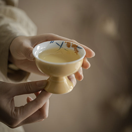 Coupe de dégustation du maître en blé à tige haute peinte à la main, couleur jaune abricot 